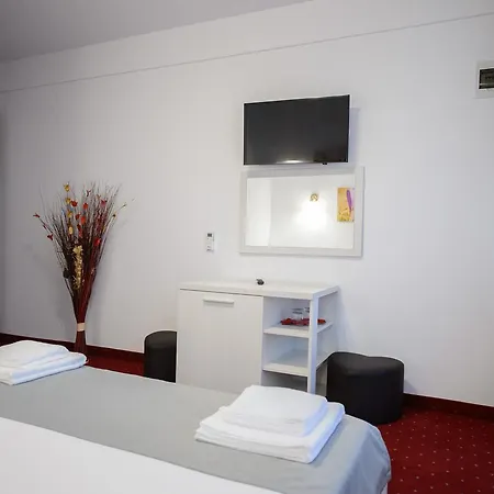 בית הארחה Casa On 3*