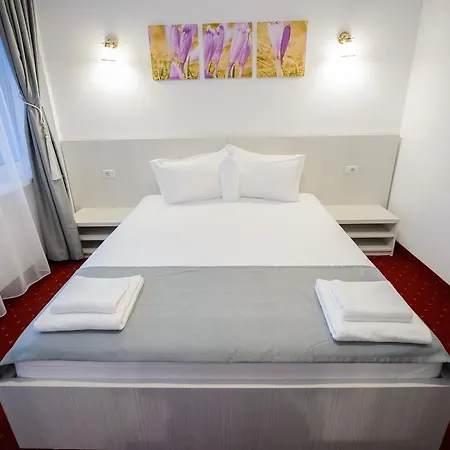 בית הארחה Casa On 3*